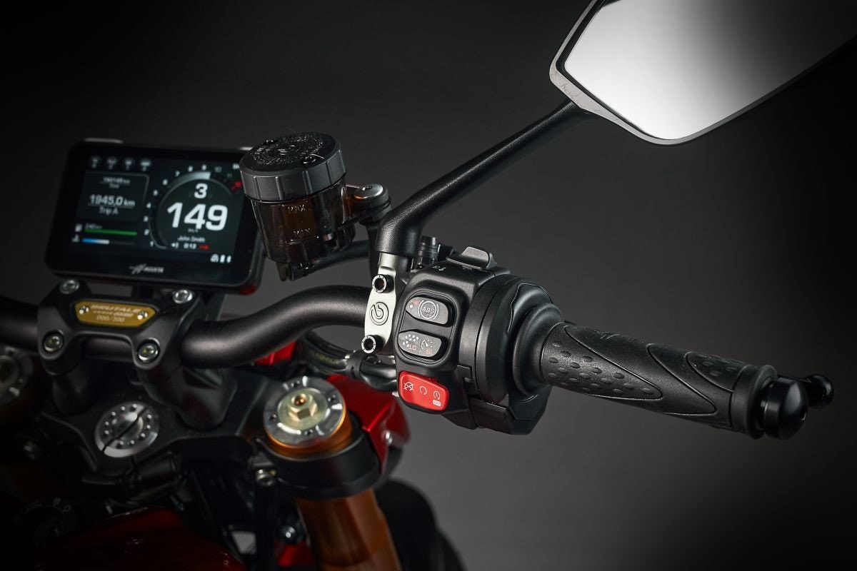 MV Agusta Brutale 950 Serie Oro 2026: la rivoluzione 